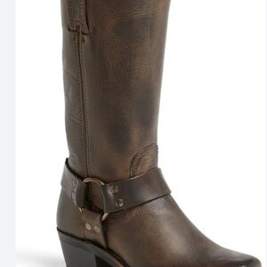 The FRYE Women's Size 7.5 Harness 12R Boot in Brown